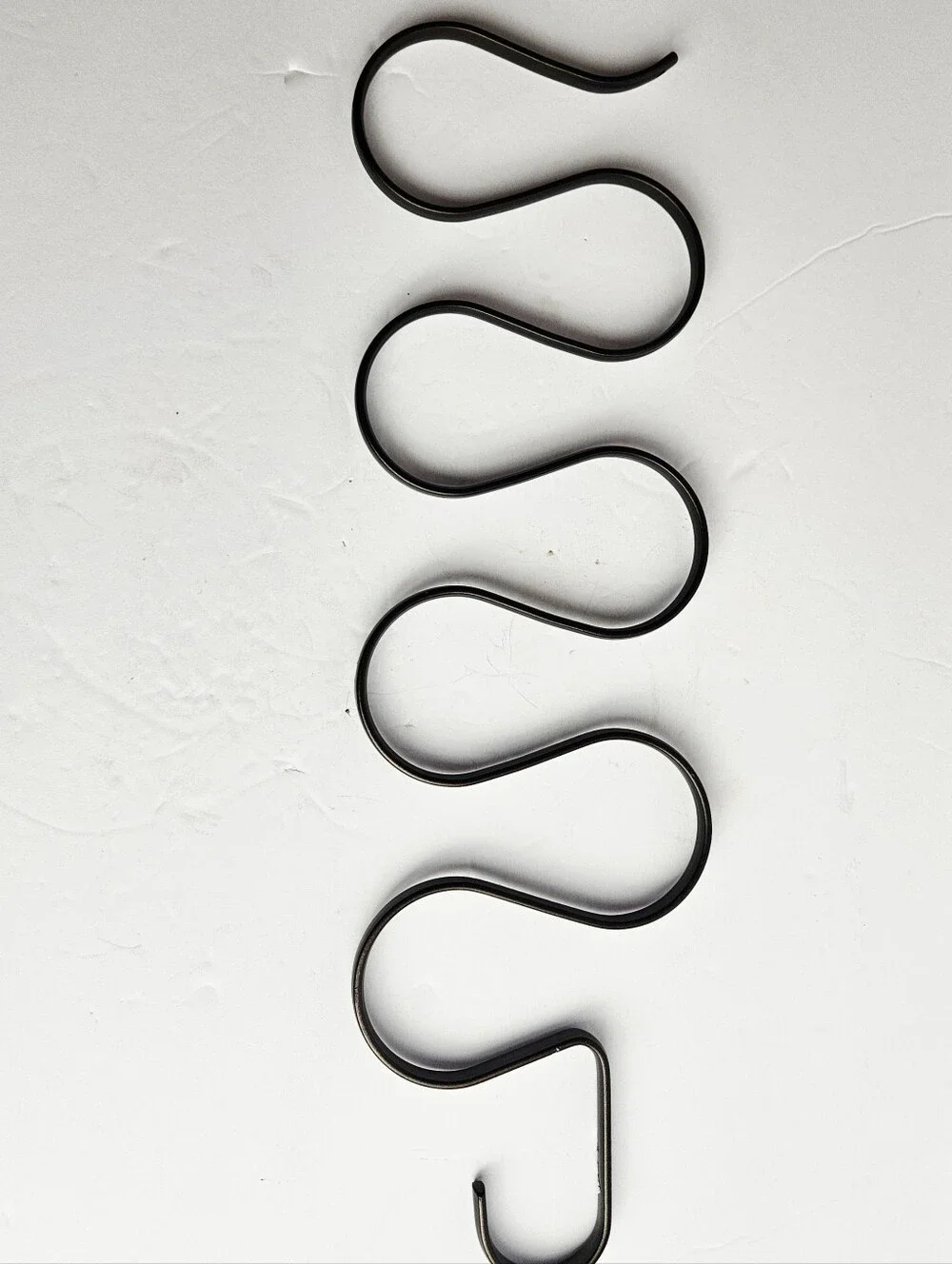 Serpentine Scarf Hanger - Bronze Finish Metal Closet Organizer for Ties, Belts,